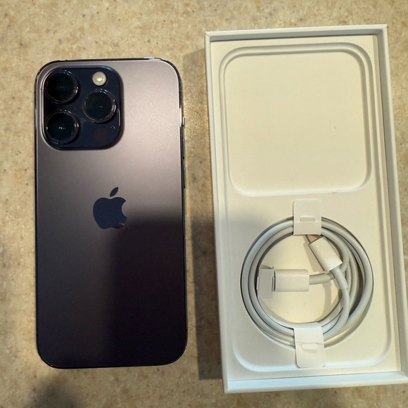 Apple iPhone 14 Pro - Picture 3 of 10